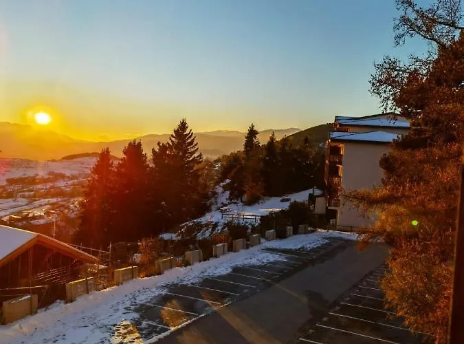 Avec Vue Panoramique Sur La Montagne * Font-Romeu-Odeillo-Via